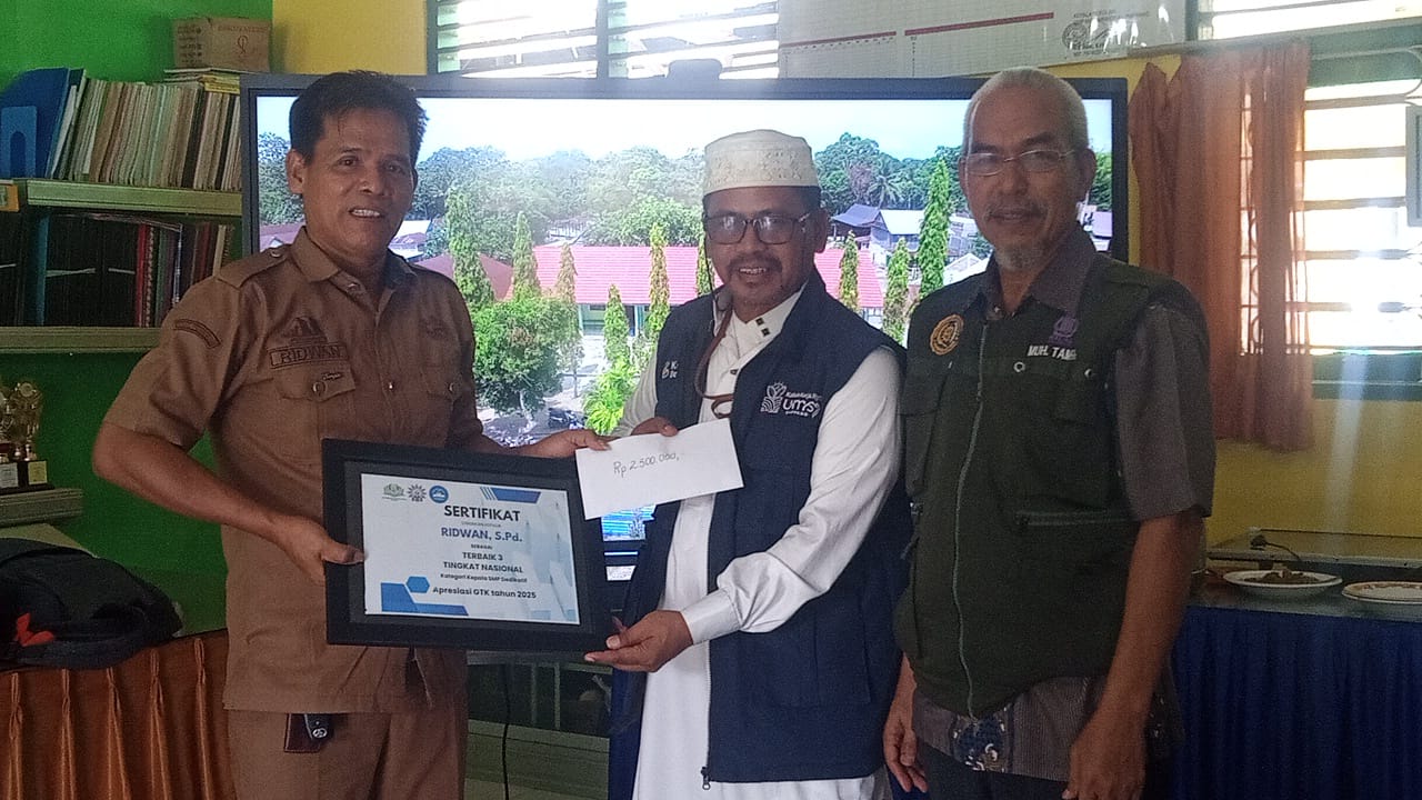 Kepala SMP Muhammadiyah Rappang Raih Terbaik 3 Nasional
