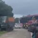 Diduga Rem Blong, Truk Hantam Truk Lalu Tabrak Bus di Poros Sidrap-Parepare
