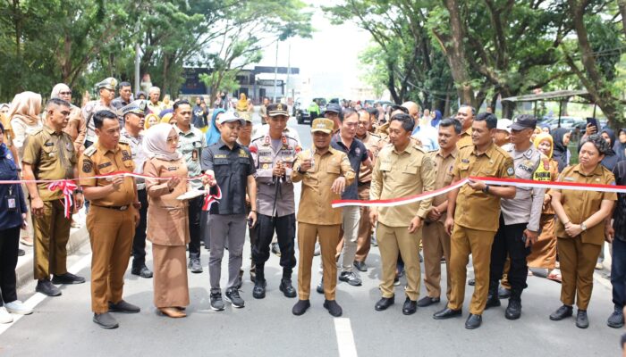 Bupati Bone Resmikan Jalan Perintis Senilai 13,5 Miliar
