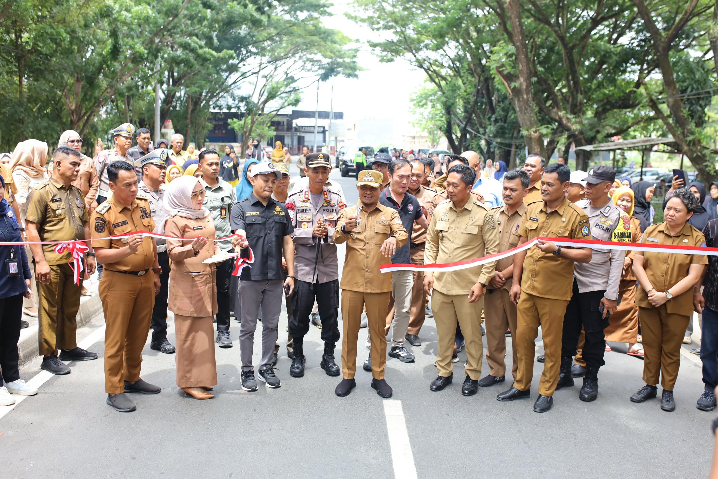 Bupati Bone Resmikan Jalan Perintis Senilai 13,5 Miliar