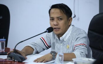 Pajak Daerah Tembus Rp80 Miliar, Syamsir Siregar Puji Kinerja Bapenda Bulukumba Pajak Daerah Tembus Rp80 Miliar, Syamsir Siregar Puji Kinerja Bapenda Bulukumba