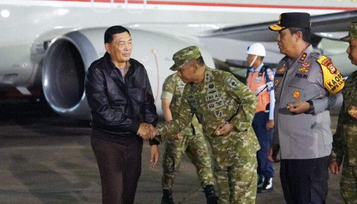 Transit di Maros, Menhan RI Disambut Hangat Pangdam XIV/Hasanuddin