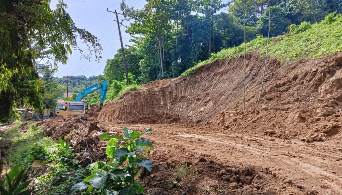 Pengembang PT ADR Hentikan Excavator di Lereng Gunung Sampoddo, Klaim Kantongi SPPL dan Urus UKL-UPL serta IUP