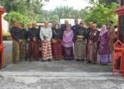 Pj Sekda Luwu Pimpin Tabur Bunga di Makam Pahlawan Nasional Opu Dg. Risaju