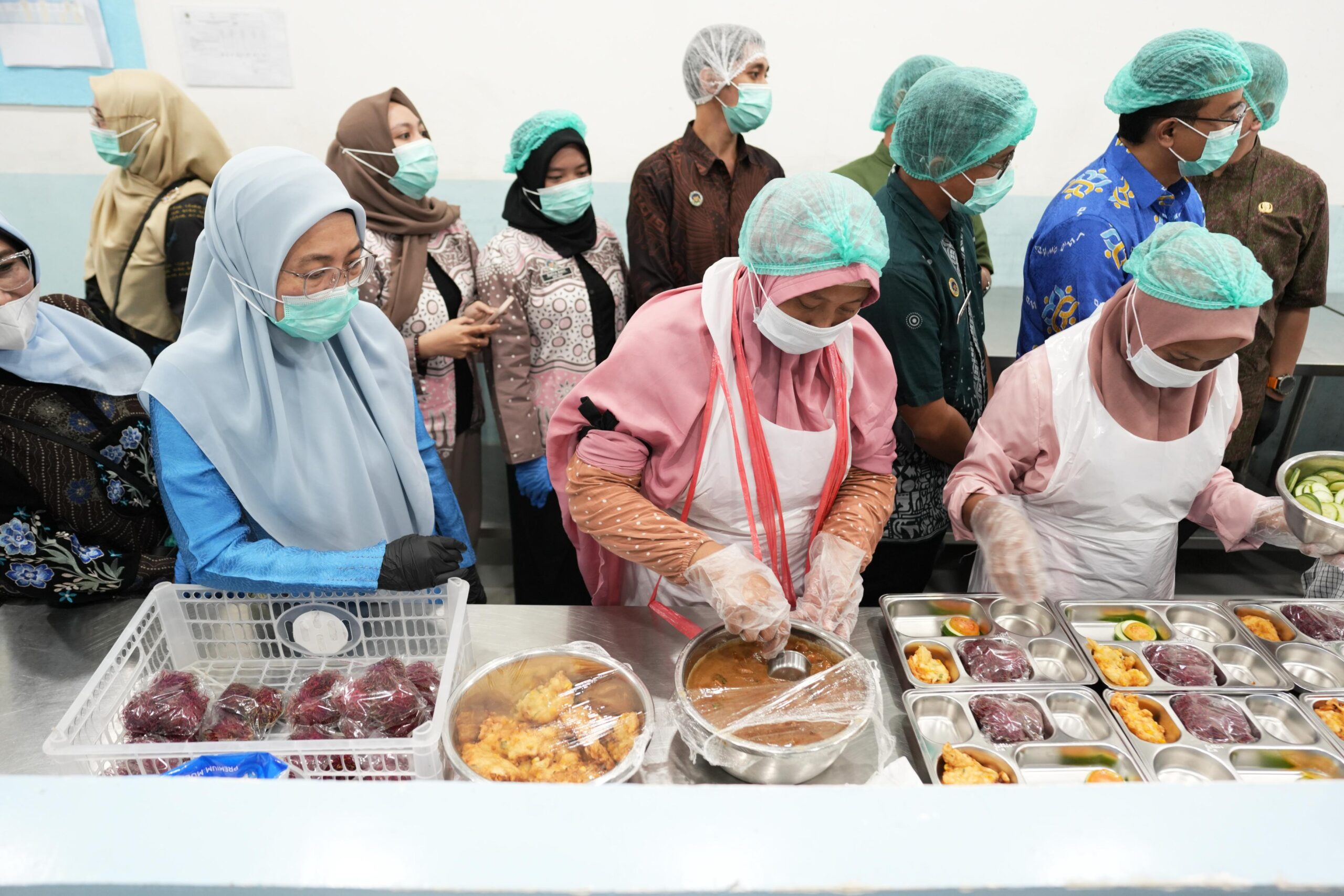 Melinda Aksa Dampingi BKKBN Tinjau Kampung Keluarga Berkualitas Manggala