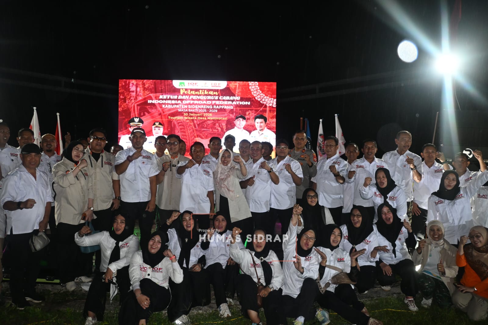 Disaksikan Bupati Syaharuddin, Pengurus IOF Sidrap Dilantik di Kawasan Wisata PLTB
