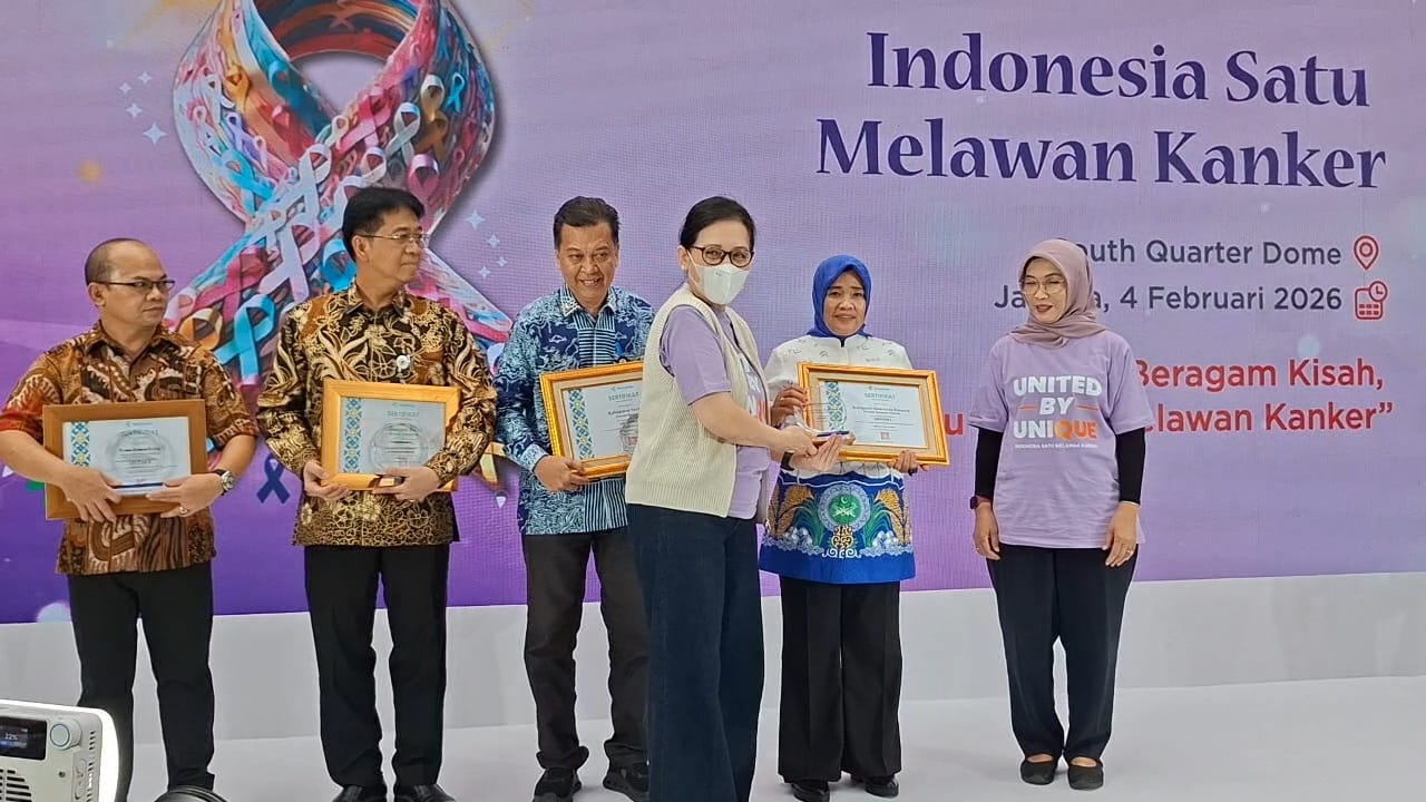 Sidrap Peringkat 1 Nasional Deteksi Dini Kanker Serviks, Terima Penghargaan Kemenkes