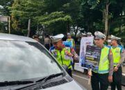 Hari Ketiga Operasi Pallawa 2026, Satlantas Polres Bone Gencar Bagi Stiker Keselamatan