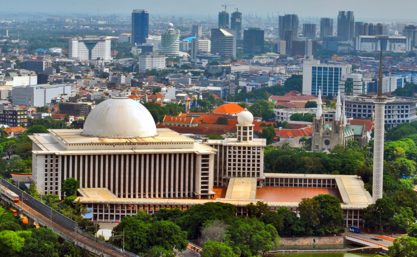 Diduga Masalah UPS, Ruang CCTV Istiqlal Terbakar Saat Jemaah Salat Tarawih