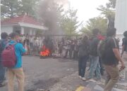 Unjuk Rasa di Palopo Memanas, Mahasiswa Terobos Barikade Satpol PP