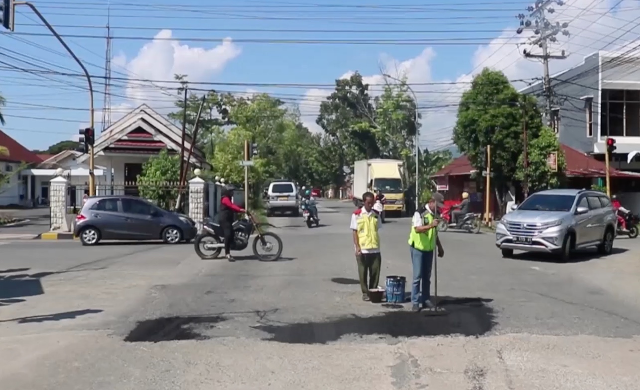 Korban Jalan Rusak Bisa Pidanakan Pejabat, Ancaman Hukuman 5 Tahun Penjara