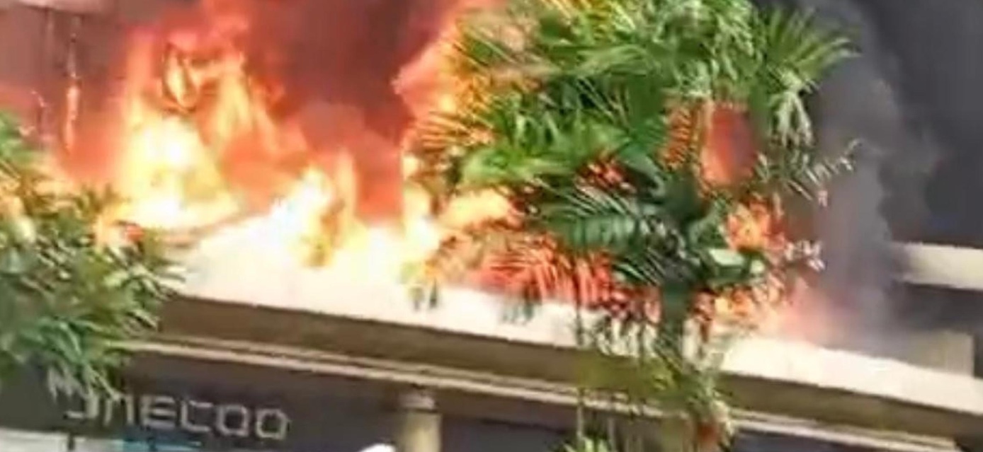 Mal Ciputra Cibubur Terbakar, Diduga Akibat Aktivitas Pengelasan