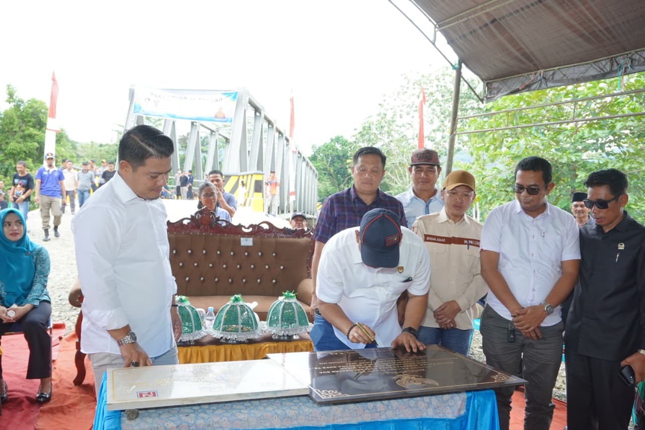 Patahudding Resmikan Jembatan Salubua–Kaili di Suli Barat