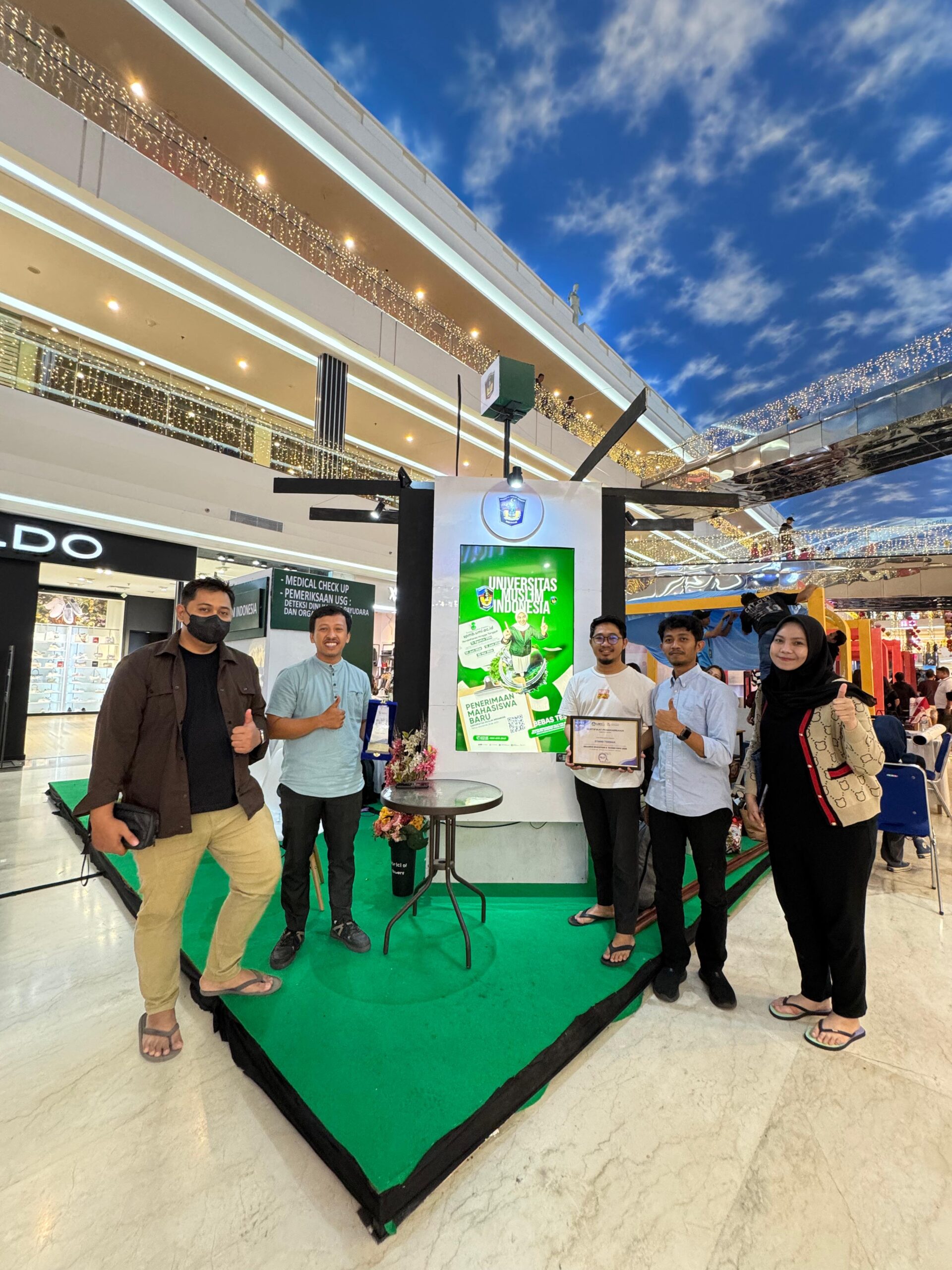 UMI Raih Penghargaan Stand Terbaik di Sulawesi Education and Techno Expo 2026