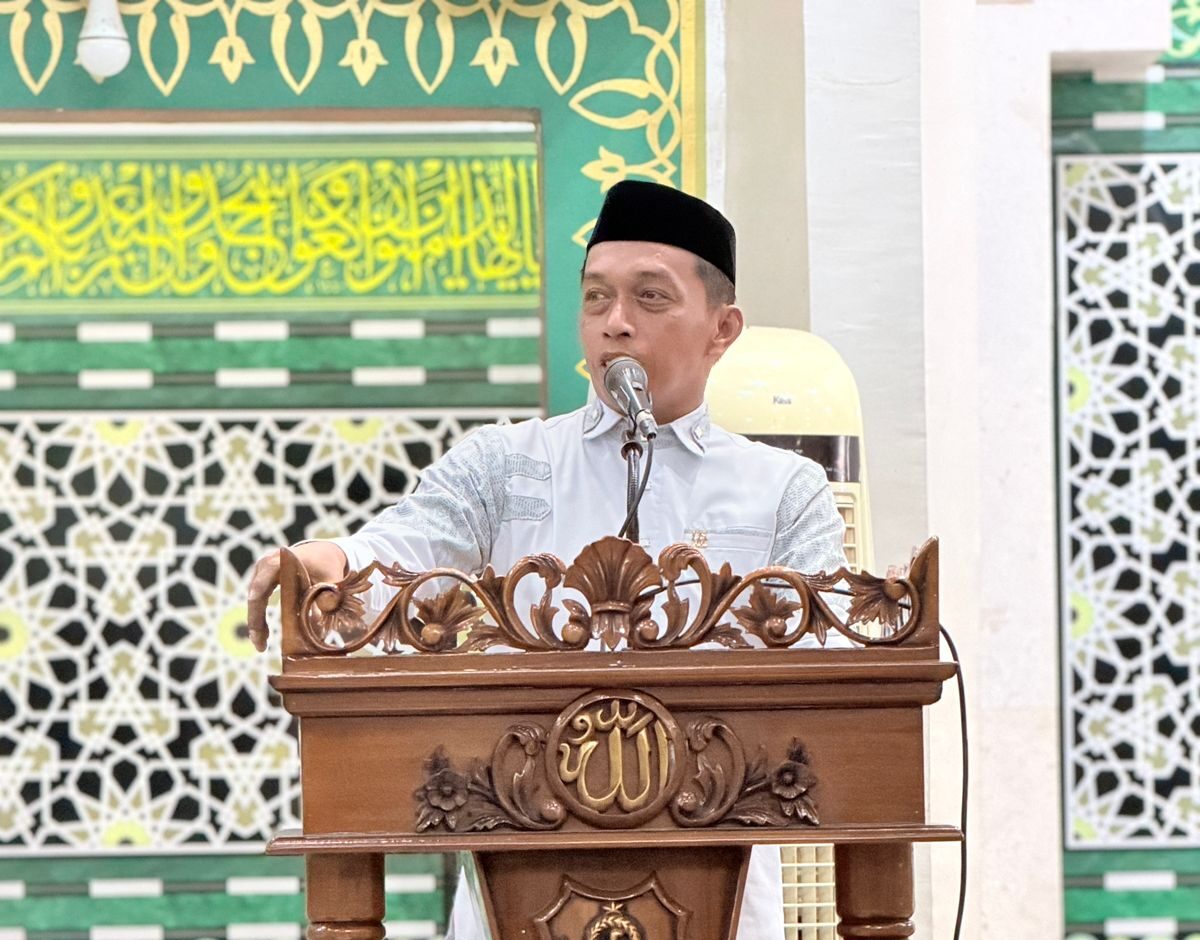 Tarawih Perdana di Masjid Agung, Bupati Sidrap Ajak Jemaah Perkuat Silaturahmi