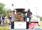 Tingkatkan Ketahanan Pangan, Bupati Syaharuddin Pimpin Panen Raya Padi di Pitu Riase