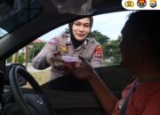 Polres Luwu Bagikan Takjil di Poros Belopa-Palopo