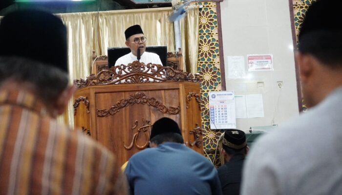 Hari Terakhir Safari Ramadan, Wabup Bone Sapa Warga Bengo di Masjid Nurul Falah
