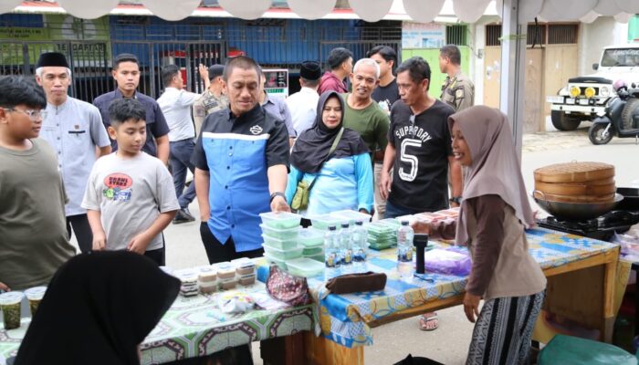Momen Hangat Irwan Bachri Syam Sapa Pedagang Pasar Ramadhan Luwu Timur