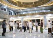 Tinjau Masjid Istiqomah Burau, Bupati Lutim Beri Dukungan Dana Penyelesaian Pembangunan