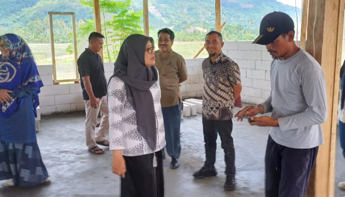 Gubernur Sulsel Salurkan Rp60 Juta untuk Korban Kebakaran di Bua Luwu, Begini Sambutan Warga