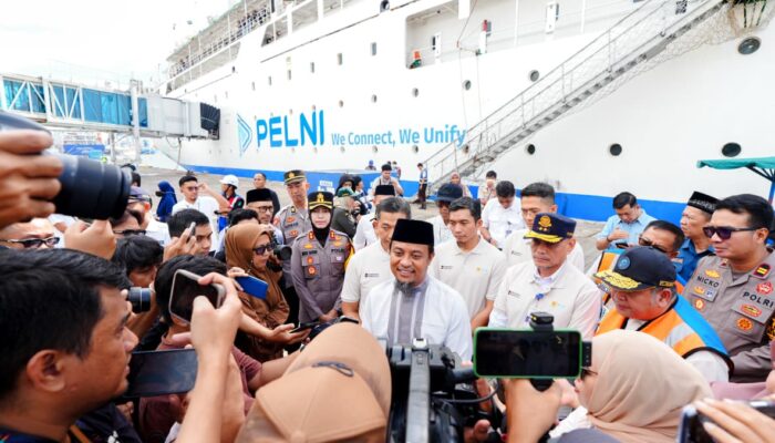 Gubernur Sulsel Lepas 500 Pemudik Program Mudik PLN dari Pelabuhan Soekarno-Hatta Makassar, Ini Pesannya