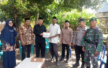 Pemprov Sulsel Salurkan Bantuan untuk 9 Rumah Korban Puting Beliung di Takalar Pemprov Sulsel Salurkan Bantuan untuk 9 Rumah Korban Puting Beliung di Takalar
