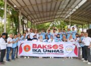IKA Unhas Gelar Baksos di Bone, Bagikan 812 Paket Sembako untuk Marbot dan Warga