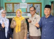 Wakil Bupati Nurkanaah Boyong Keluarga Tunaikan Zakat Fitrah di Baznas Sidrap