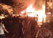 Malam Lebaran Kelabu, Rumah Panggung dan Indekos di Sidrap Ludes Terbakar