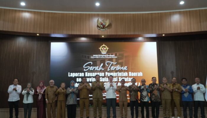 Perkuat Akuntabilitas, Wabup Bone Serahkan LKPD 2025 ke BPK Perwakilan Sulsel
