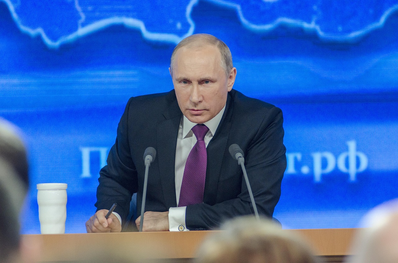 Putin Tawarkan Diri Jadi Mediator Redakan Ketegangan AS dan Iran