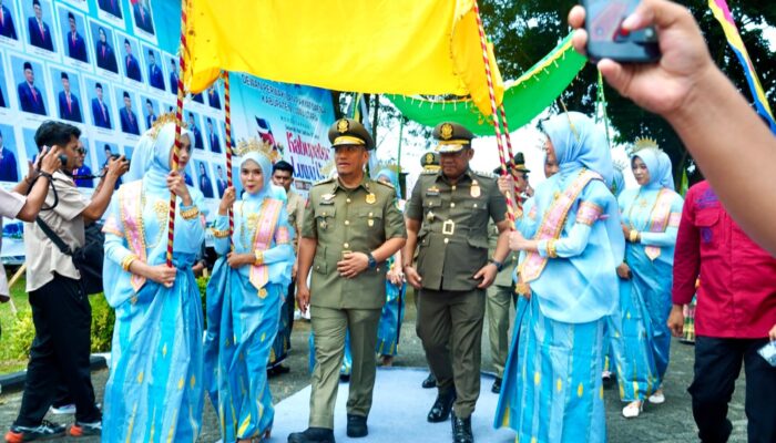 Kompak! Bupati Lutim Boyong Rombongan Ramaikan Puncak Ultah ke-27 Luwu Utara