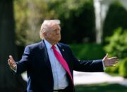 Mencekam, Trump Dievakuasi Usai Tembakan di Jamuan Makan Malam
