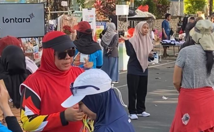 Ramaikan CFD Sudirman, Diskominfo Makassar Edukasi Warga Gunakan Aplikasi Lontara+