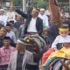 Hadiri Pesta Pernikahan Warga, Bupati Sidrap Tunggangi Kuda Menuju Lokasi Acara