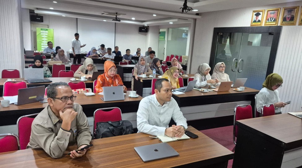 Perkuat Daya Saing Global, Puluhan Dosen UMI Ikuti Sosialisasi Hibah Internasional