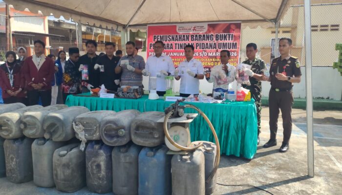 Puluhan Jenis Barang Bukti Dimusnahkan Kejari Sidrap, Dari Narkotika hingga Jerigen Kosong