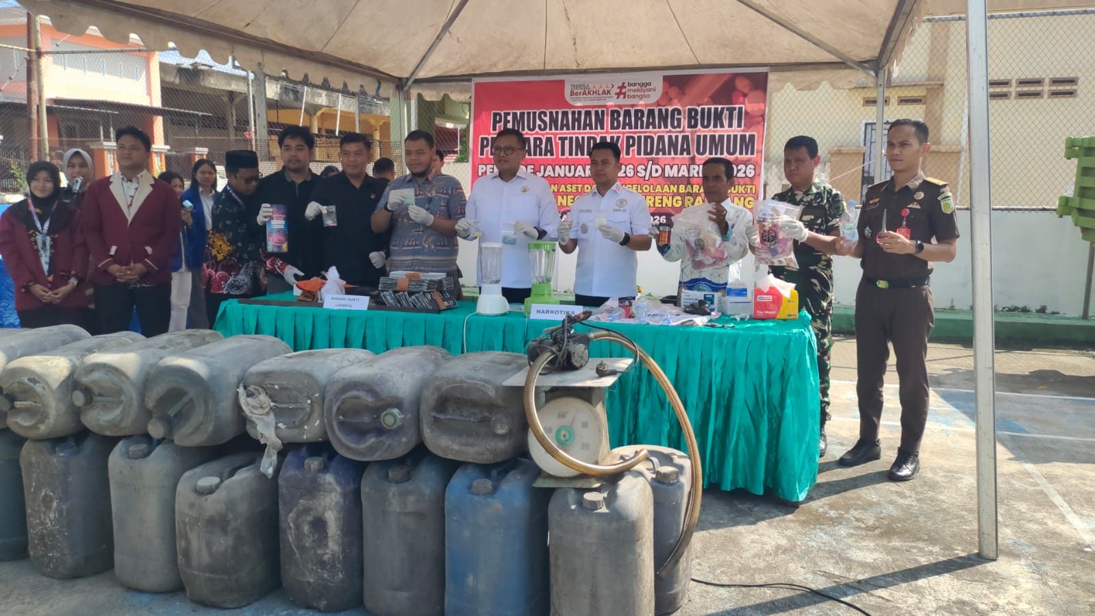 Puluhan Jenis Barang Bukti Dimusnahkan Kejari Sidrap, Dari Narkotika hingga Jerigen Kosong