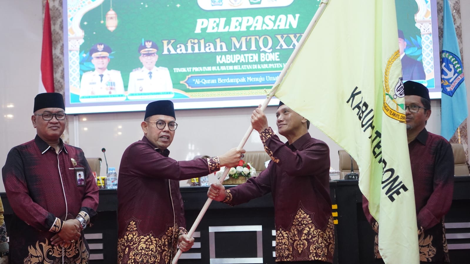Lepas Kafilah MTQ XXXIV, Wakil Bupati Bone Optimistis Rebut Kembali Gelar Juara Umum