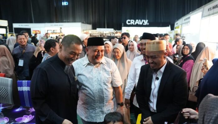 Kunjungi 15th Muslim Life Fair, Munafri Borong Produk UMKM Lokal