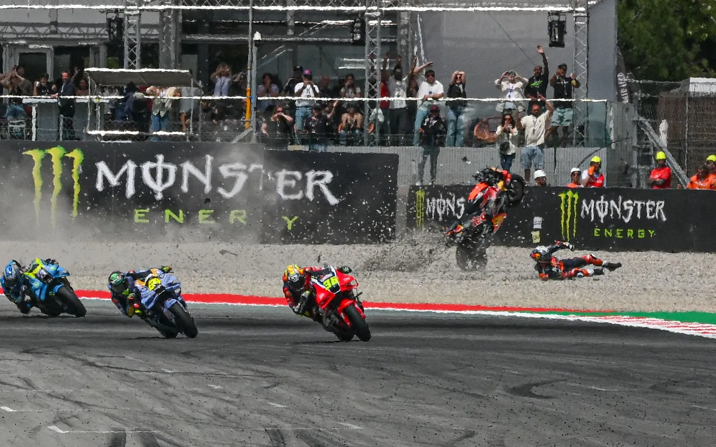 Tragedi Catalunya, Tabrakan Maut Alex Marquez dan Acosta Picu Red Flag Pertama