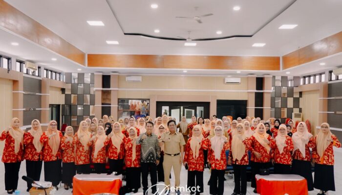 Pertemuan Rutin DWP Palopo, Nurmalati Zulkifli Dorong Anggota Tampil Percaya Diri
