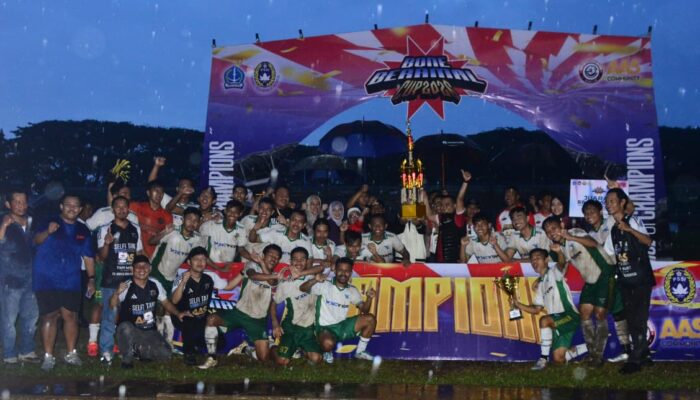 Menang Dramatis Atas Lamuru, Palakka Angkat Trofi Juara Sepak Bola Bone Beramal Cup