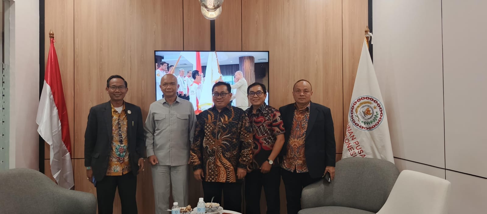 SMSI dan ABPEDNAS Jajaki Kerja Sama Nasional untuk Penguatan Desa dan Publikasi Program Strategis