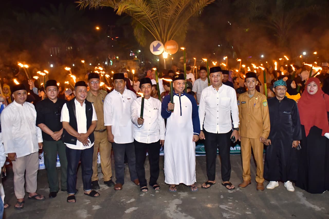 Semarak Idul Adha di Palopo, Ratusan Peserta Ikuti Tradisi Pawai Obor