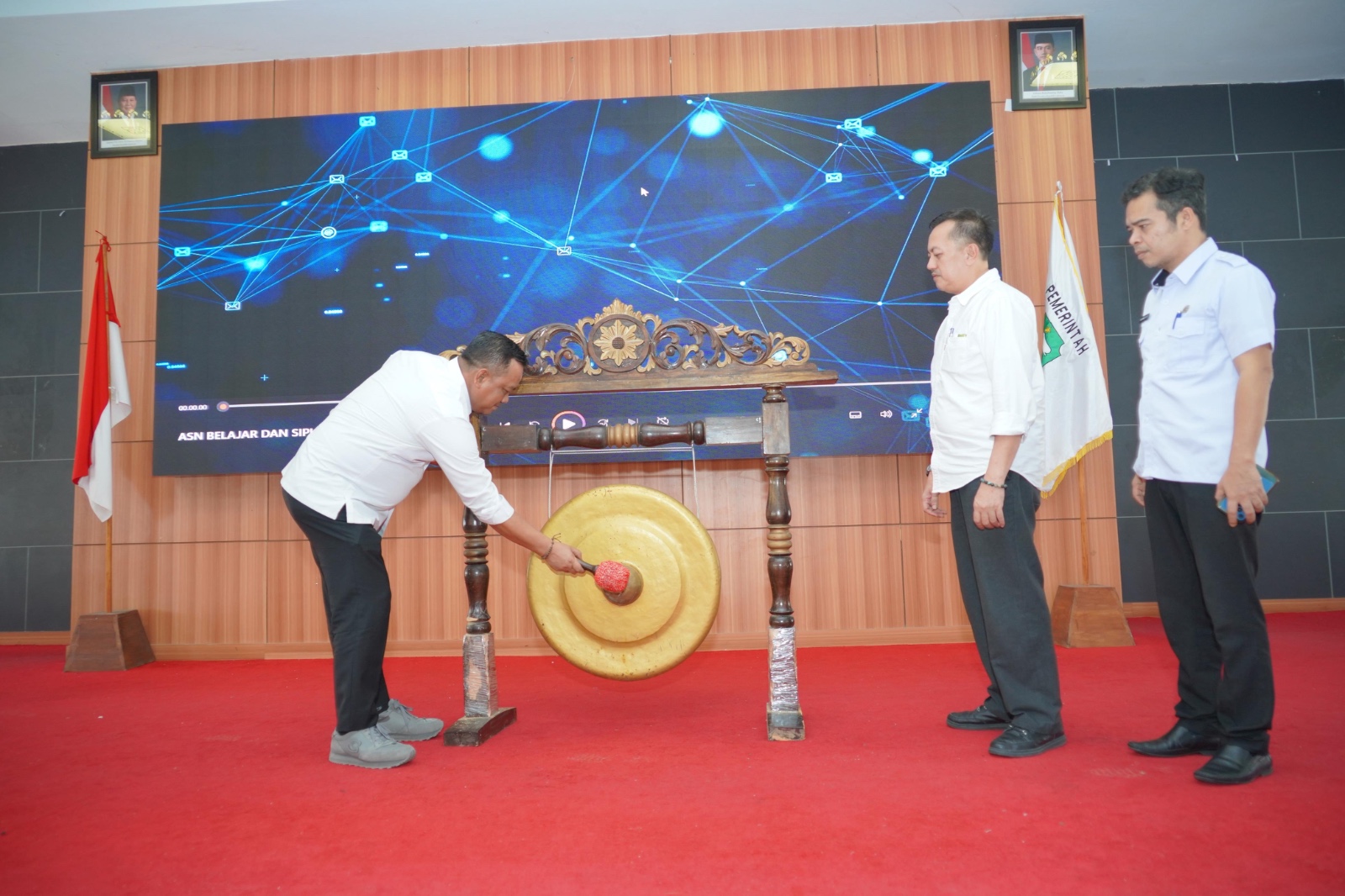 Tinggalkan Cara Lama, Pemkab Luwu Mulai Terapkan Absensi Digital Lewat Sipulungki