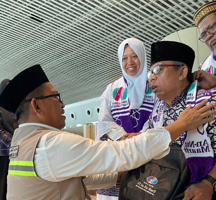 Penuh Haru, 105 Jamaah Haji PT Annur Maarif Dilepas