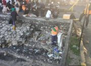 Pantai Losari Dipenuhi Sampah Kiriman, Ratusan Personel Kebersihan Diterjunkan ke Lokasi