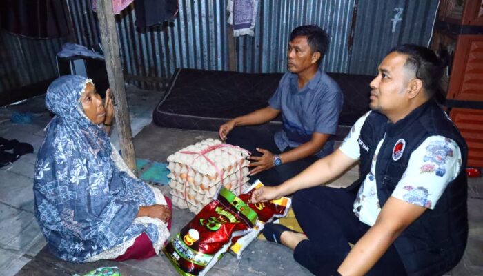 Wujud Peduli, Polres Sidrap Kembali Salurkan Bantuan Sembako Kepada Warganya